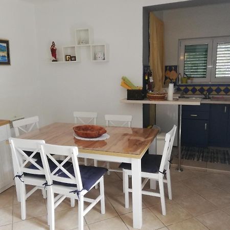 Villa Lora Tucepi Bagian luar foto