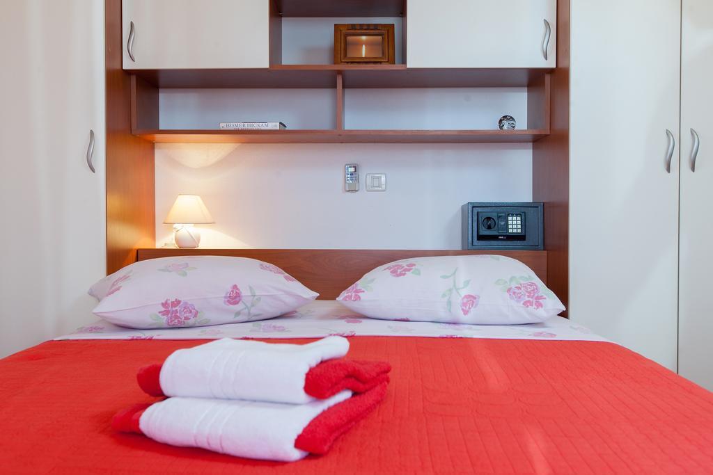 Villa Lora Tucepi Bagian luar foto