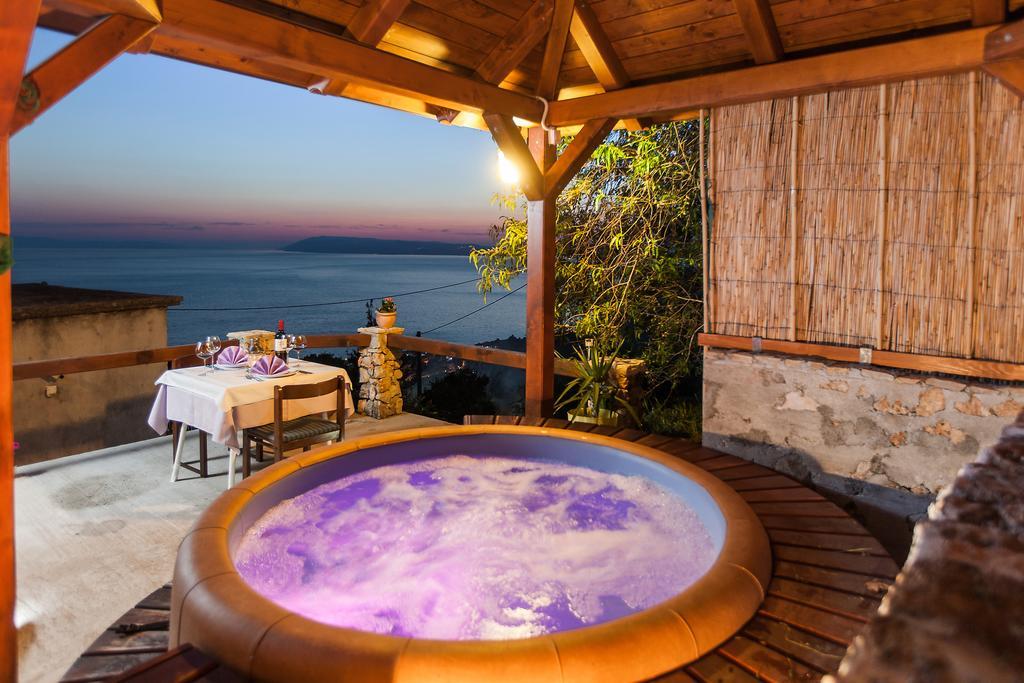 Villa Lora Tucepi Bagian luar foto